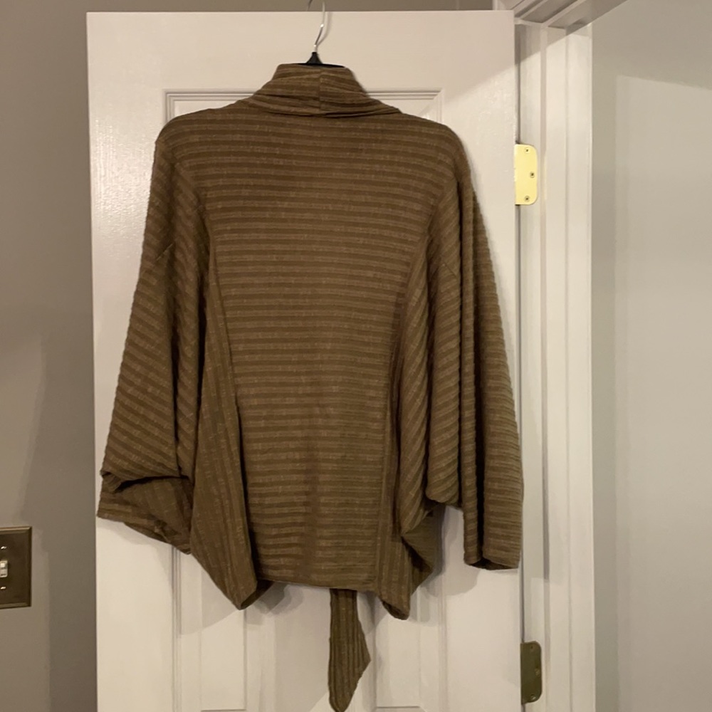 Sweater - Picture 2 of 2